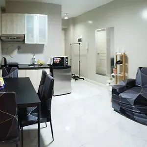 アパートホテル Monarch Parksuites - Balmoral Place, Paranaque City